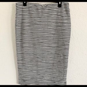 Vince Camuto pencil skirt size L